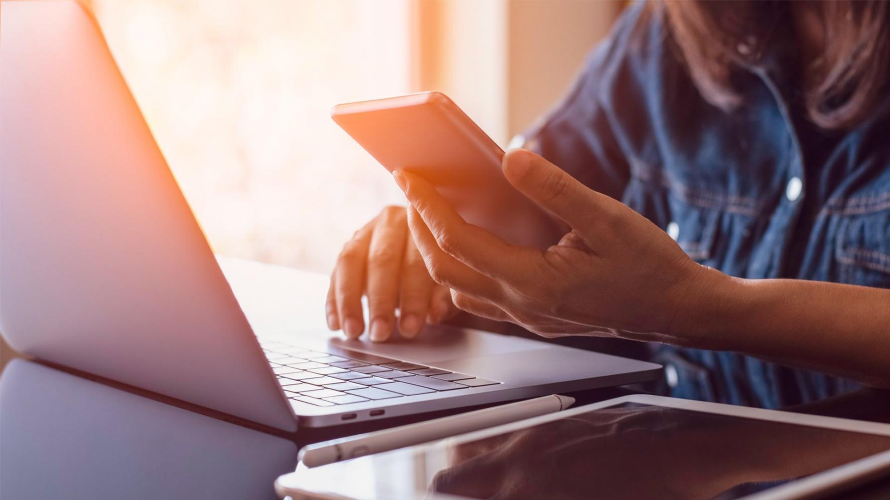 Professional financial analysis work environment